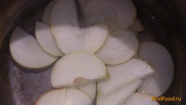 Розочки слоеные с яблоками рецепт с фото 2-го шага 