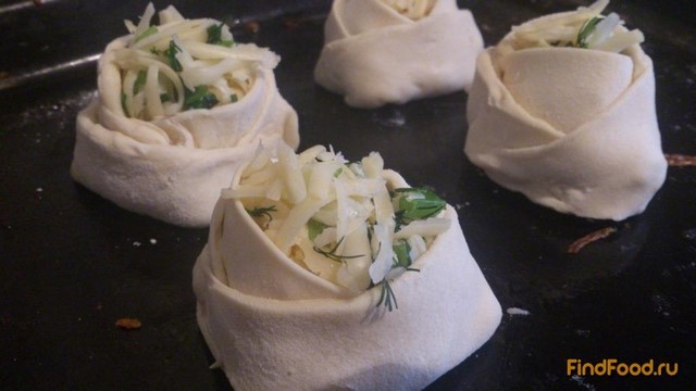 Сырные булочки с зеленью и помидором рецепт с фото 6-го шага 