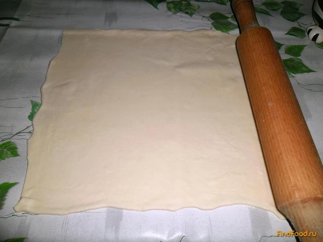 Слоеный пирог с финиками рецепт с фото 2-го шага 