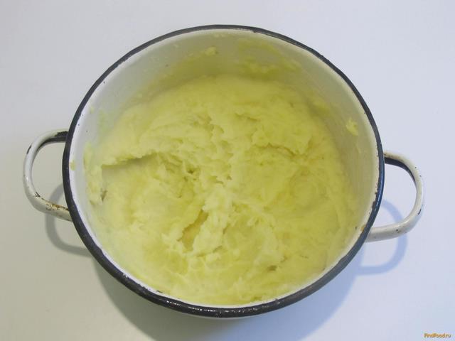Картофельная запеканка с тушеной капустой рецепт с фото 2-го шага 