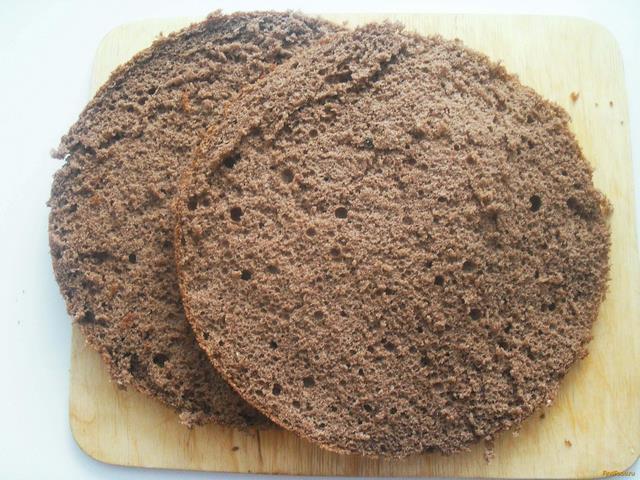 Двухслойный бисквитный торт рецепт с фото 10-го шага 