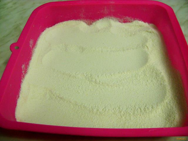 Быстрый ягодный пирог на манке рецепт с фото 2-го шага 