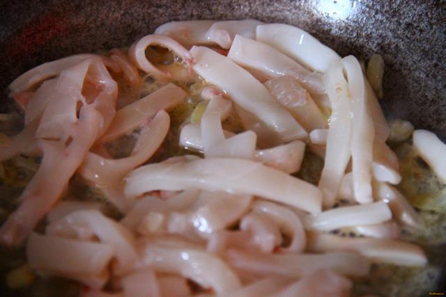 Сливочная паста с кальмарами рецепт с фото 8-го шага 