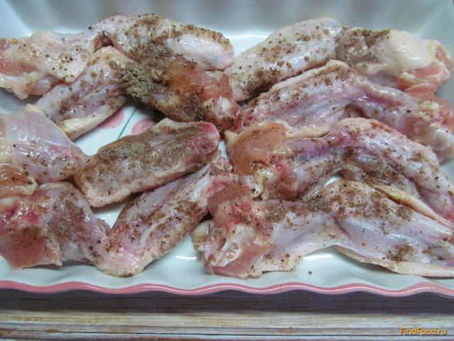 Куриные крылья запеченные в духовке рецепт с фото 2-го шага 