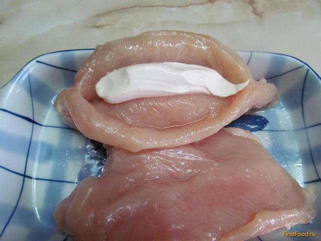 Куриное филе под хлебным соусом рецепт с фото 3-го шага 