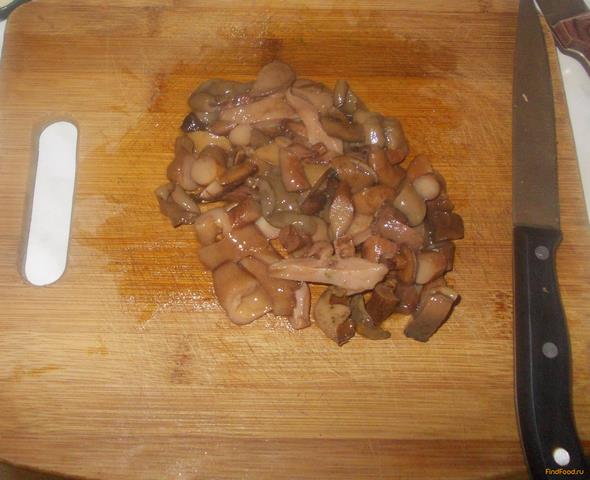 Карась фаршированный грибами рецепт с фото 4-го шага 