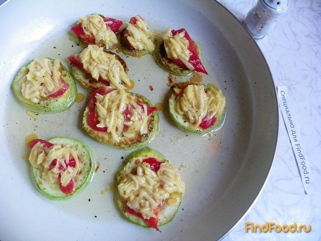 Кабачок с помидорами под сыром рецепт с фото 7-го шага 