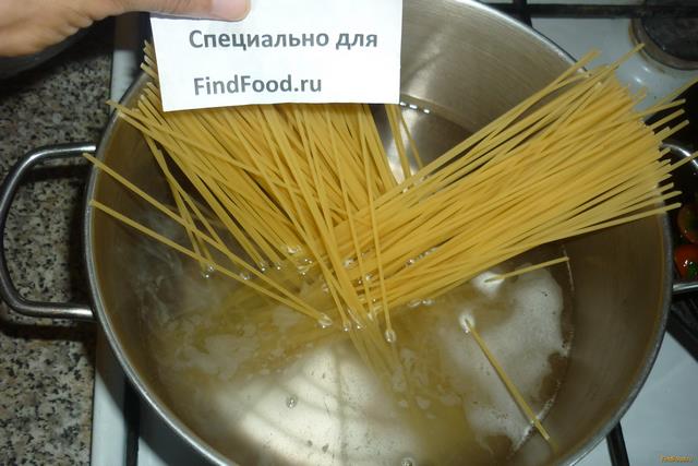 Спагетти с помидорами черри рецепт с фото 2-го шага 
