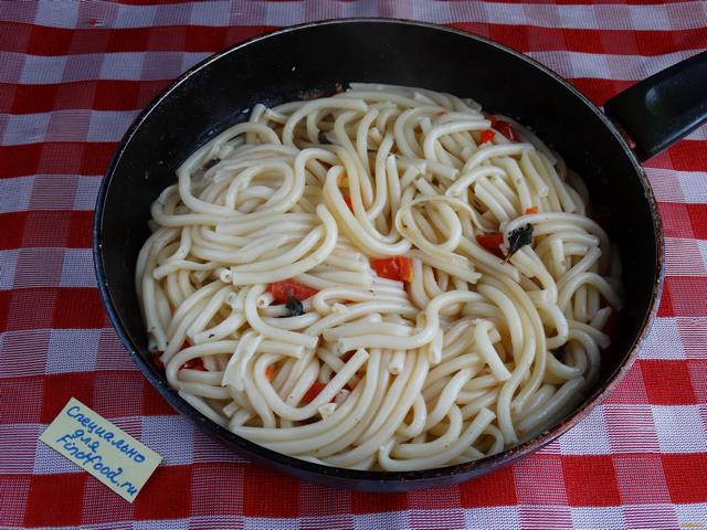 Паста с помидорами и болгарским перцем рецепт с фото 8-го шага 