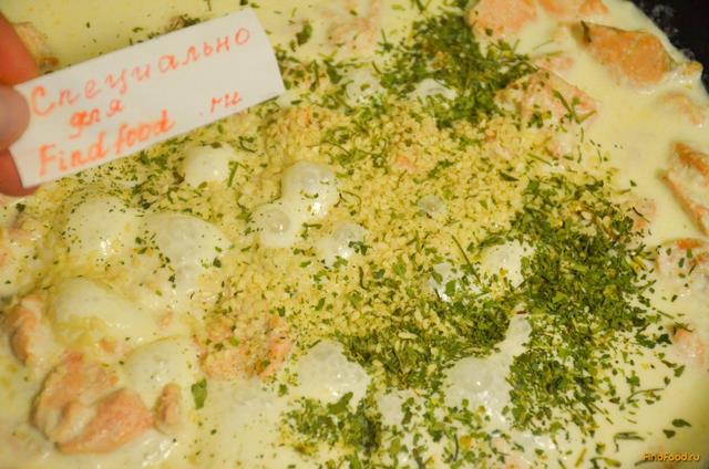 Итальянская паста с семгой в чесночно-сливочном соусе рецепт с фото 5-го шага 