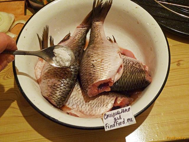 Речная рыба с пряными травами на гриле рецепт с фото 2-го шага 