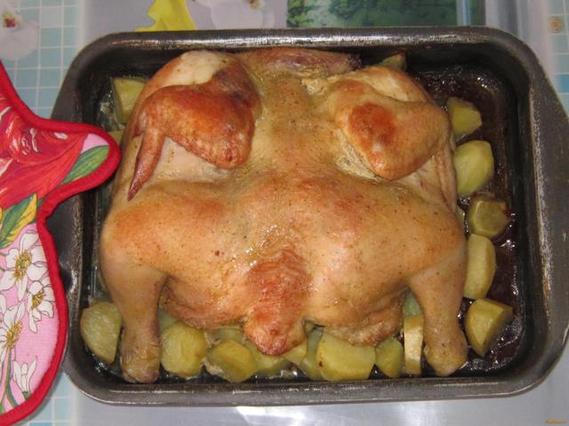 Курица запеченная с картофелем в духовке рецепт с фото 6-го шага 