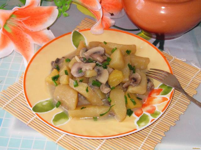 Картофель с грибами в горшочке рецепт с фото 6-го шага 