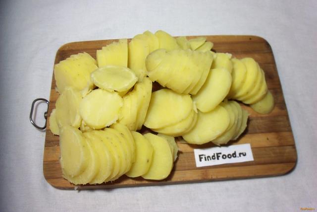 Картофель с грибами в духовке рецепт с фото 1-го шага 