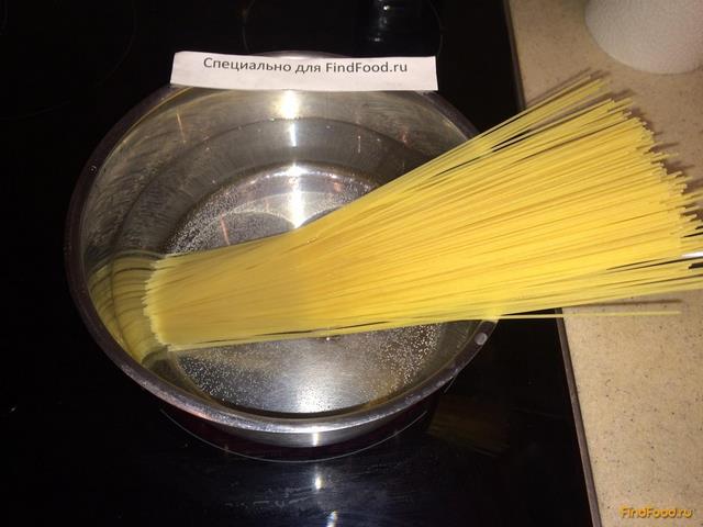 Спагетти с вялеными помидорами рецепт с фото 1-го шага 