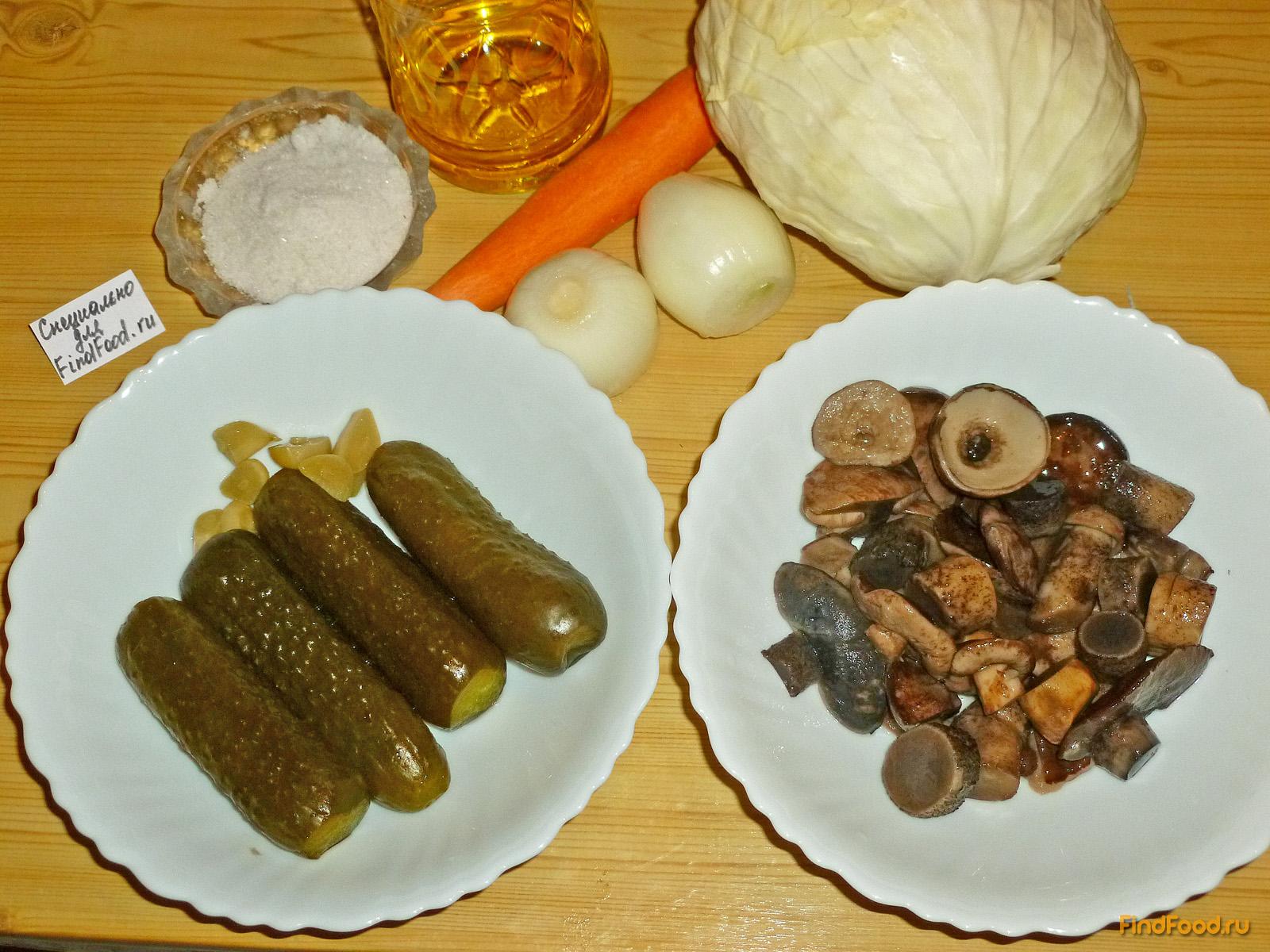 Постная капуста с грибами и солеными огурцами рецепт с фото 1-го шага 