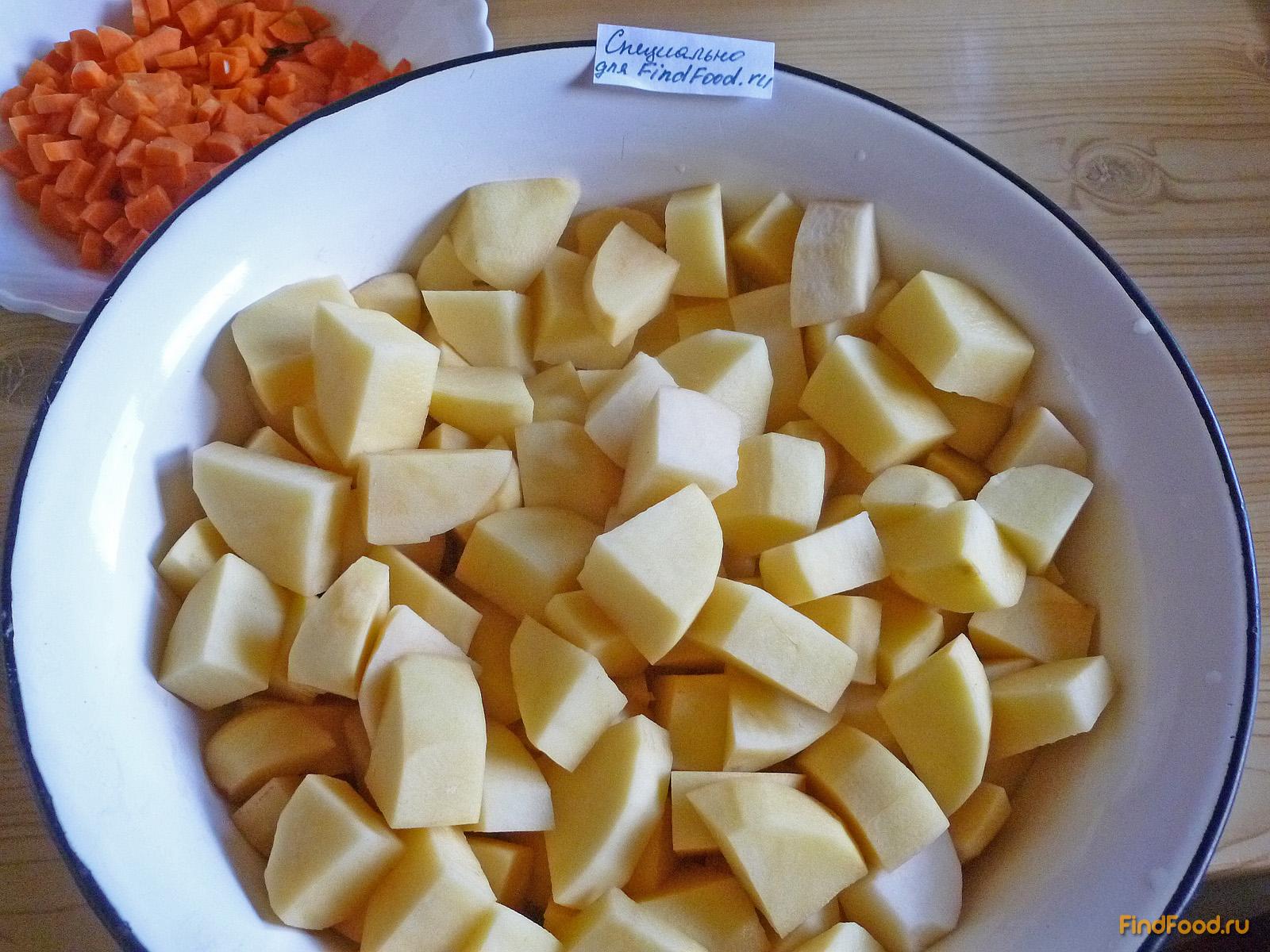 Картофель с грибами и курицей в сметане рецепт с фото 3-го шага 