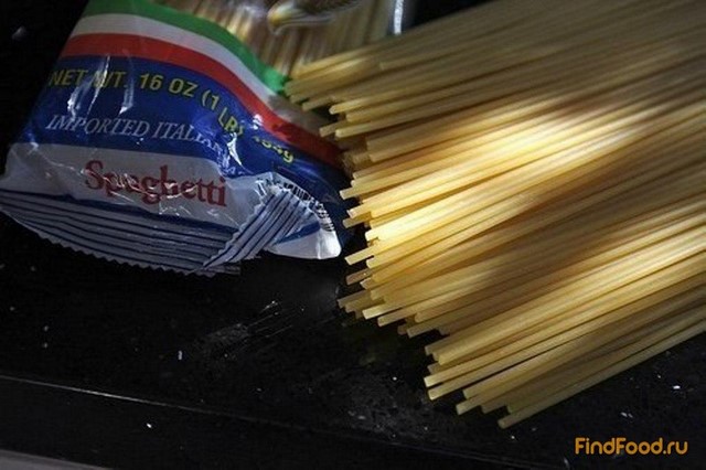 Спагетти с грибами и шпинатом рецепт с фото 1-го шага 