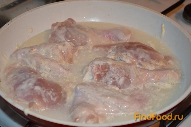 Курица жарено-тушеная в чесночном соусе рецепт с фото 7-го шага 