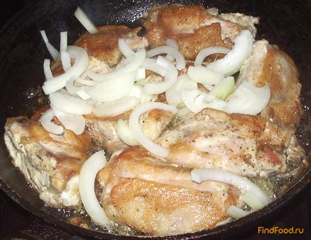 Куриные бедра под овощной шубой рецепт с фото 2-го шага 