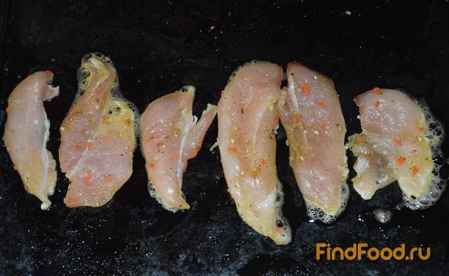Курица под помидорно-сырной корочкой с картошкой рецепт с фото 3-го шага 