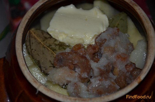 Картошечка с лучком и маслицем в горшочке рецепт с фото 3-го шага 