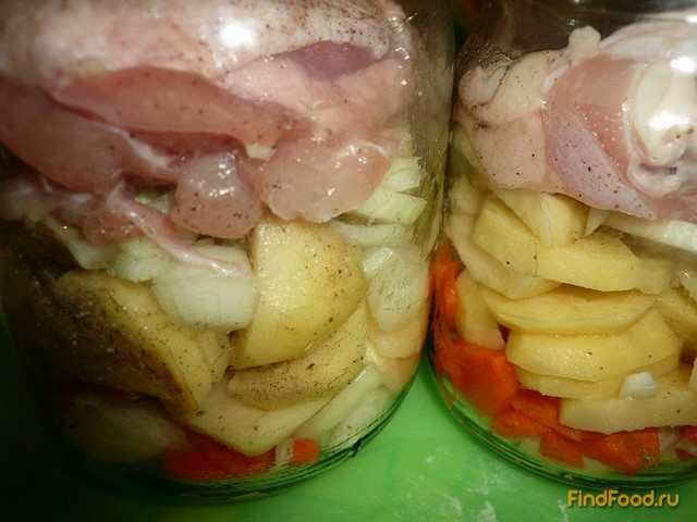 Картофель с курицей в банке рецепт с фото 9-го шага 