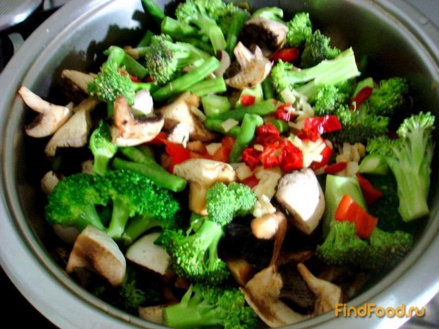 Овощное рагу с брокколи и грибами рецепт с фото 10-го шага 