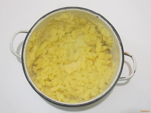 Запеканка из картофеля под красным соусом рецепт с фото 3-го шага 