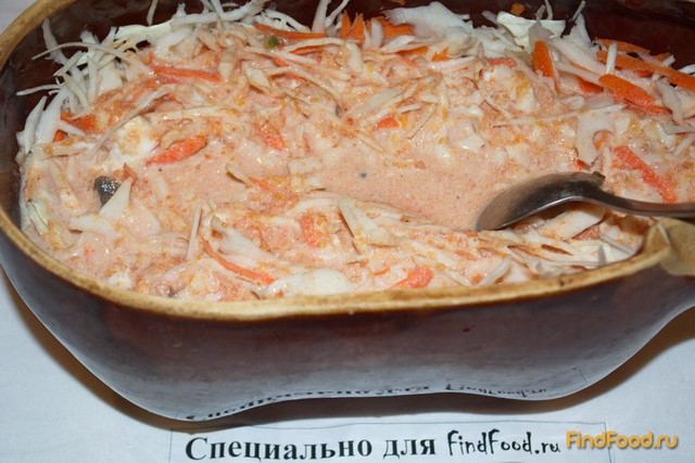 Тушеная капуста с сосисками  грибами и томатным соусом рецепт с фото 9-го шага 