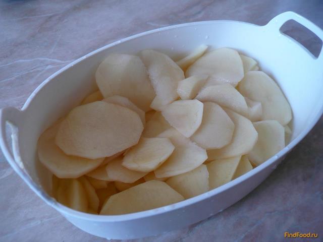Картофель запеченный с луком рецепт с фото 1-го шага 