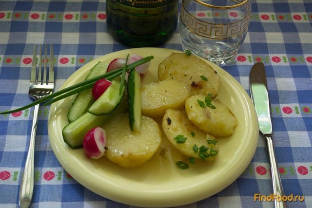 Картофель молодой тушеный в сковороде на бульоне рецепт с фото 5-го шага 