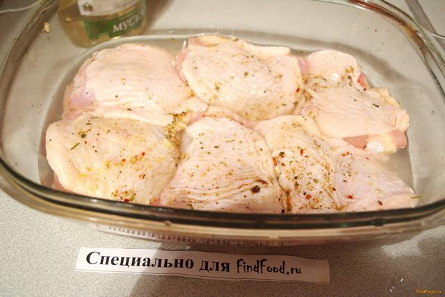Куриные бедра в мадере запеченные в духовке рецепт с фото 4-го шага 