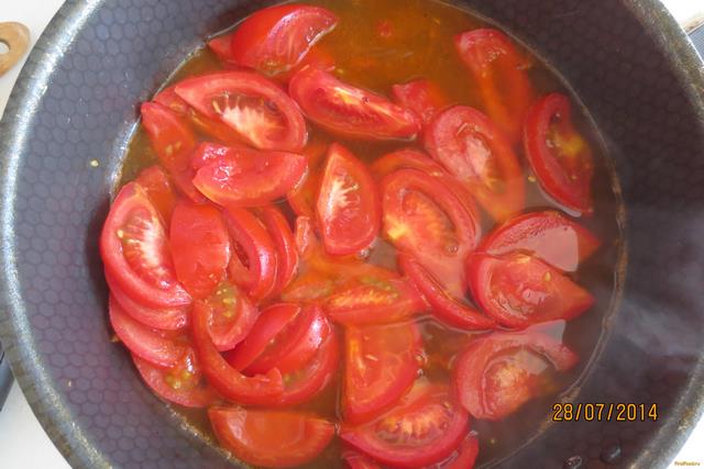 Тушеный баклажан с перцем и помидорами рецепт с фото 7-го шага 