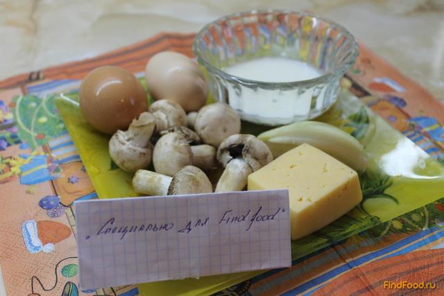 Омлет из двух яиц фаршированный твердым сыром и грибами  рецепт с фото 1-го шага 