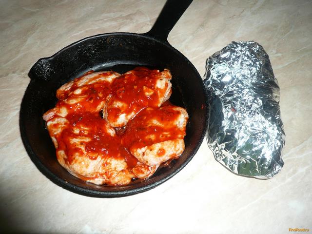Крылышки в томатном соусе и картофель на гарнир рецепт с фото 11-го шага 