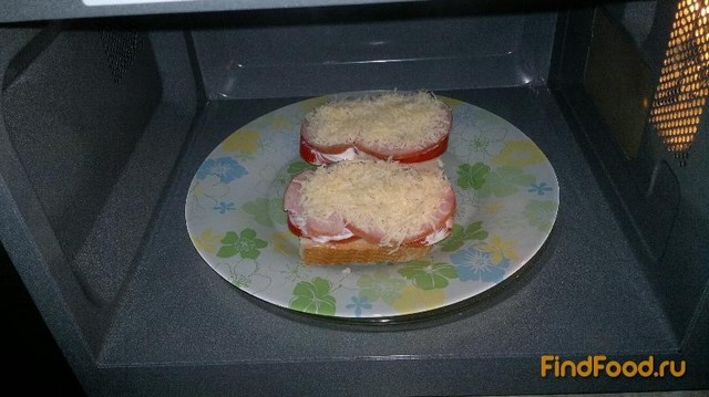 Горячие бутерброды с помидоркой рецепт с фото 8-го шага 
