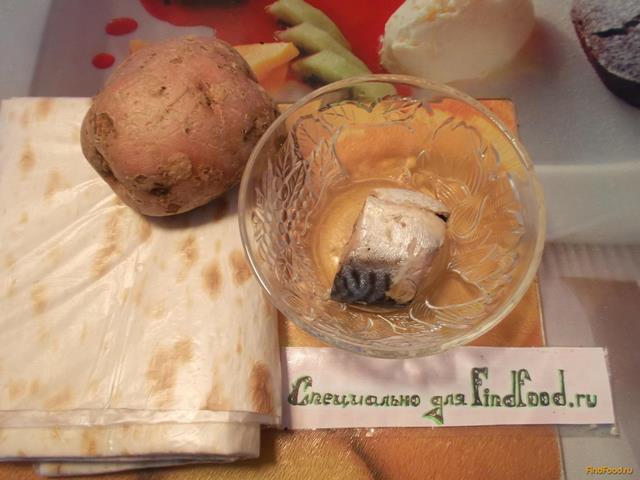 Рулетики из лаваша с картофелем и консервированной сайрой рецепт с фото 1-го шага 