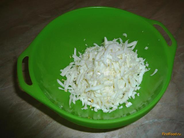 Блинчики закусочные с яичным соусом рецепт с фото 3-го шага 