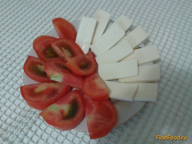 Кабачковые оладьи с начинкой из сыра и помидоров рецепт с фото 3-го шага 