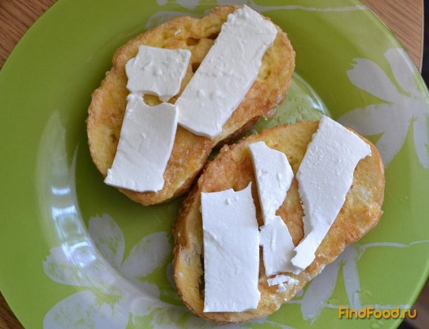 Бутерброд с помидором и сыром рецепт с фото 2-го шага 